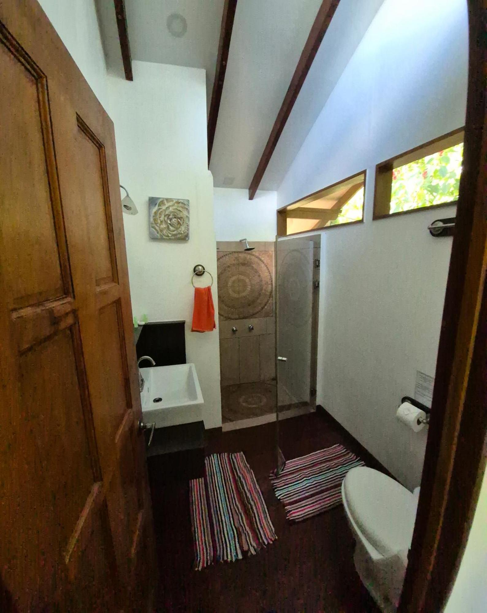 Guápiles Centro Ananda B&B 외부 사진