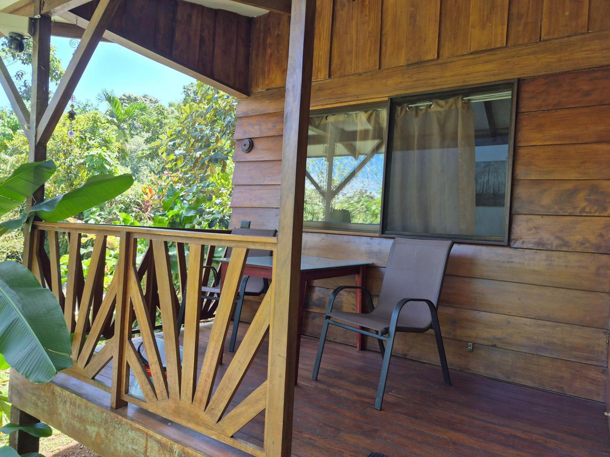 Guápiles Centro Ananda B&B 외부 사진